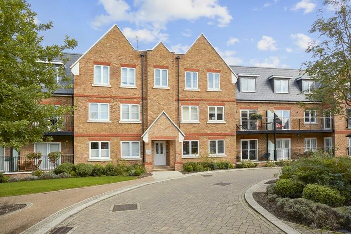 2 Bedroom Flat To Rent In Campion Square, Dunton Green, Sevenoaks TN14