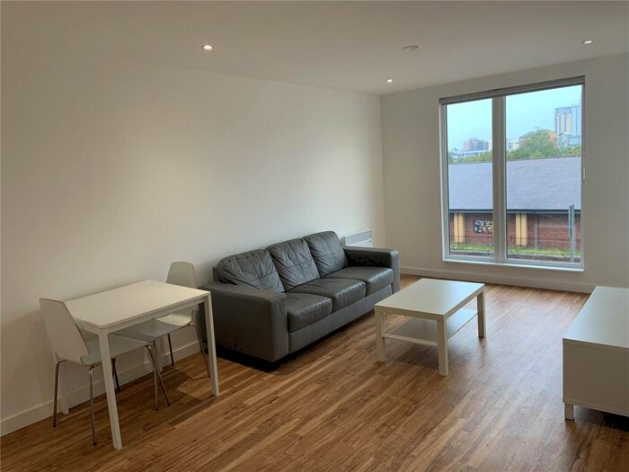 2 Bedroom Flat To Rent In The Exchange, Elmira Way, Salford Quays, Greater Manchester, M5