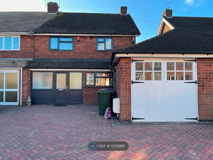 4 Bedroom Semi-Detached House To Rent In Maidavale Crescent, Coventry CV3