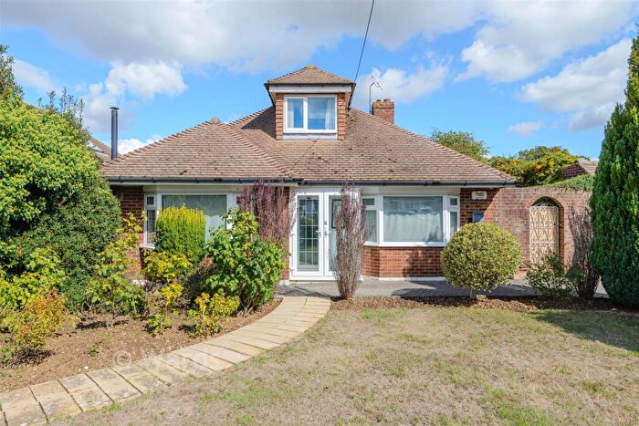4 Bedroom Chalet For Sale In Orchard Close, Longfield, Kent, DA3