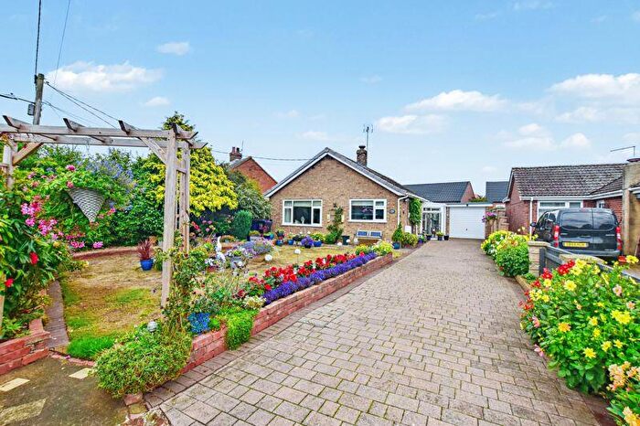 2 Bedroom Detached Bungalow For Sale In Wragby Road, Bardney, Lincoln, LN3