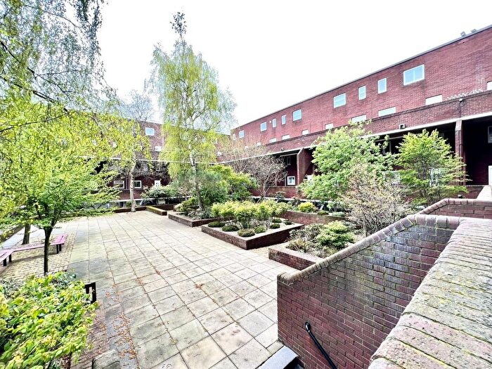 2 Bedroom Flat To Rent In Tamar Square, Woodford Green, Greater London, IG8