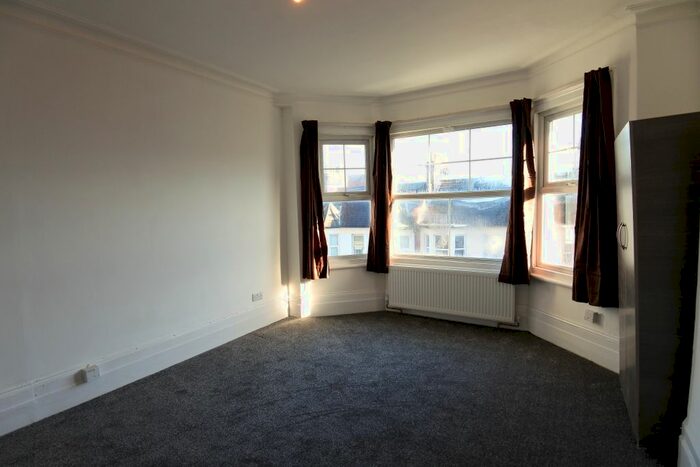 2 Bedroom Flat To Rent In Churchmead Road, Willesden, NW10