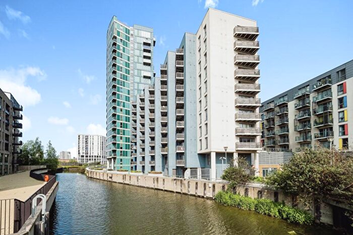 2 Bedroom Flat For Sale In High Street, London, E15