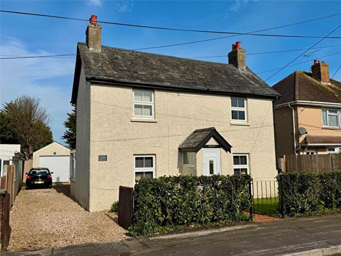 4 Bedroom Detached House For Sale In Manor Road, New Milton, Hampshire, BH25