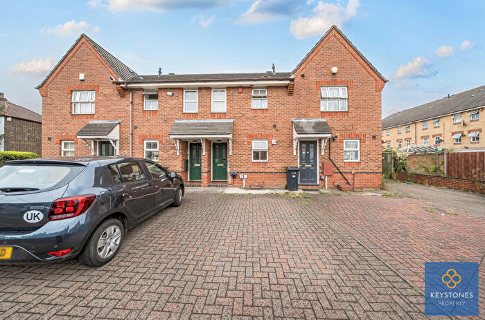 2 Bedroom Terraced House For Sale In Bluebell Way, Ilford, IG1