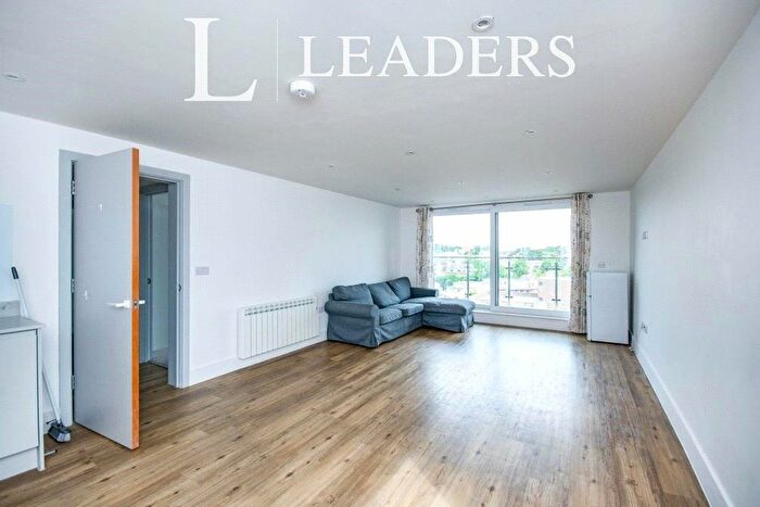 2 Bedroom Apartment For Sale In Wootton Mount, Bournemouth, Dorset, BH1