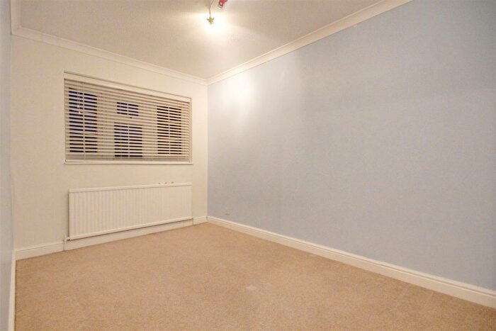 2 Bedroom Flat To Rent In Arthur Road, London, N9