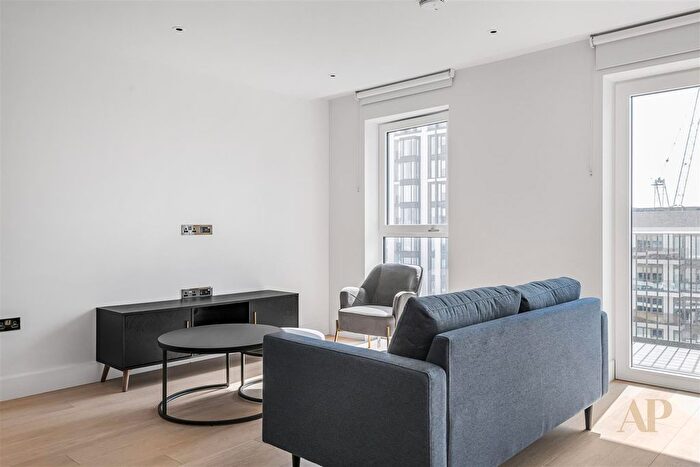 1 Bedroom Property To Rent In Cascade Way, London, W12