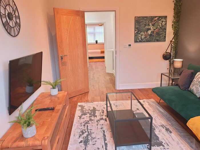 1 Bedroom Flat To Rent In The Broadway, Oadby, Leicester, LE2