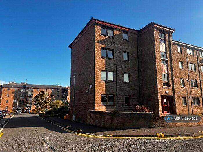 3 Bedroom Flat To Rent In Sienna Gardens, Edinburgh, EH9