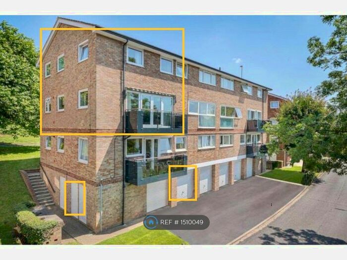 3 Bedroom Flat To Rent In Denham Close, Maidenhead, SL6