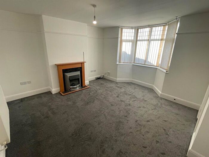 3 Bedroom Semi Detached House To Rent In Whinney Bank, Mansfield Woodhouse, Notts, NG19