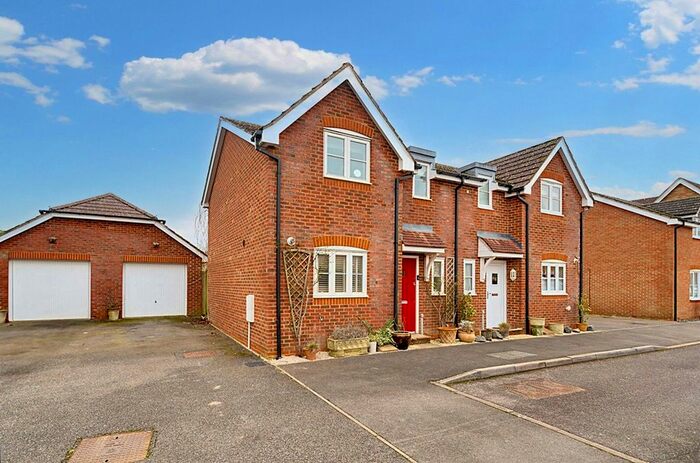 3 Bedroom Semi-Detached House For Sale In Shirnall Meadow, Lower Farringdon, Alton, Hampshire, GU34