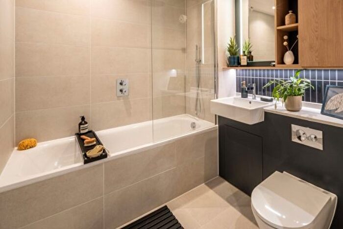 1 Bedroom Flat To Rent In The Maple, Aviator Drive, London, NW2