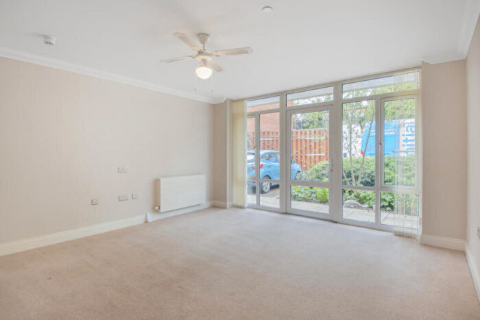 1 Bedroom Flat For Sale In Rowhill Road, Swanley, BR8