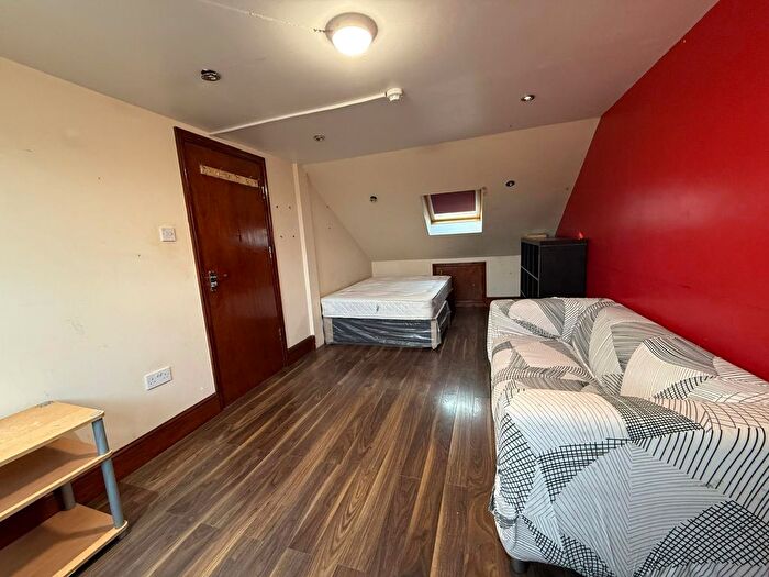 2 Bedroom Flat To Rent In Ilford, IG1