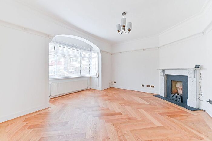 4 Bedroom End Of Terrace House To Rent In Norbury Crescent, Norbury, London, SW16