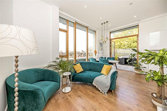 2 Bedroom Flat To Rent In Ogle Street, Fitzrovia Amp; Covent Garden, W1W