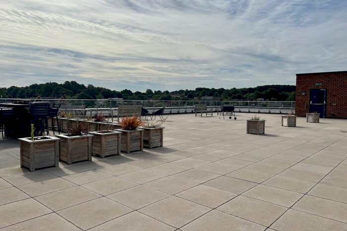 2 Bedroom Flat To Rent In St. James Road, Brentwood, CM14