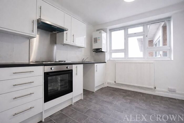 3 Bedroom Flat To Rent In Lordship Road, Stoke Newington, N16