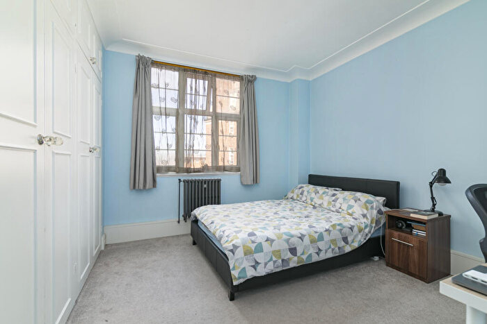 3 Bedroom Flat For Sale In Northways, London, NW3