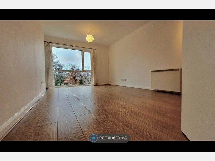 2 Bedroom Flat To Rent In Elm Court, Truro, TR1