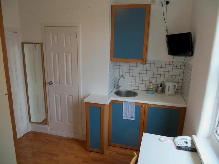 Studio To Rent In Fulham Palace Road, Hammersmith, London, W6