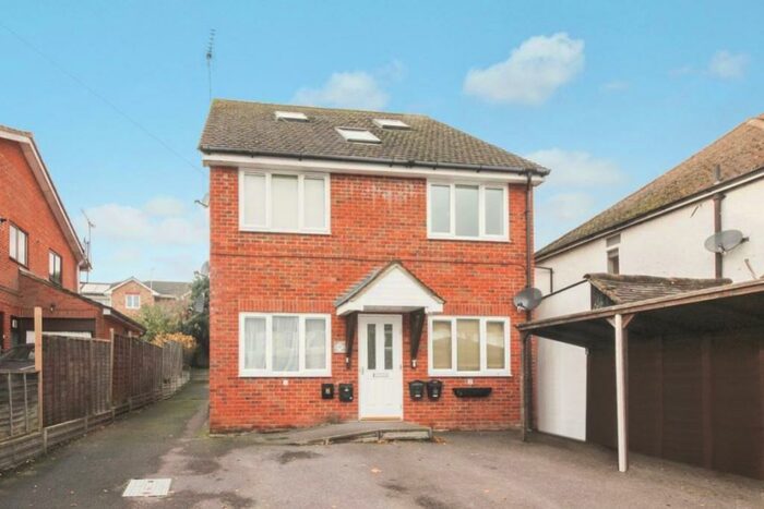 2 Bedroom Flat To Rent In Highland Road, Aldershot, Hampshire, GU12