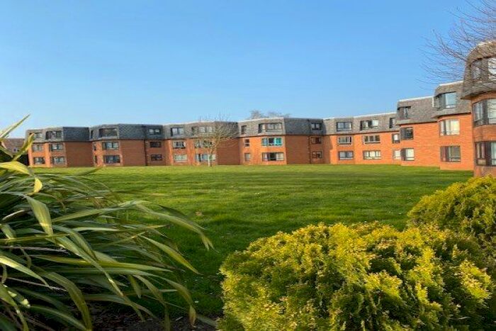 2 Bedroom Flat To Rent In French Weir Close, Taunton, TA1