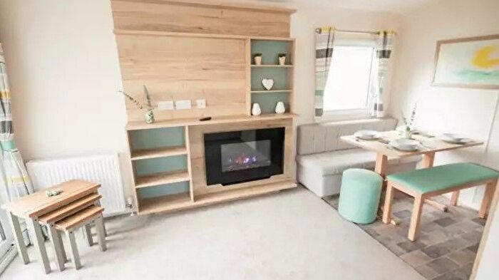 2 Bedroom Mobile/park Home For Sale In St. Leonards, Ringwood, BH24