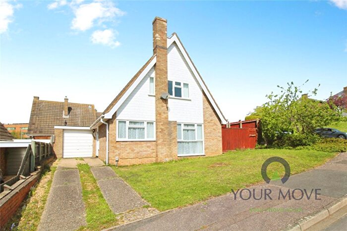 3 Bedroom Detached House For Sale In Kneller Close, Bedford, Bedfordshire, MK41