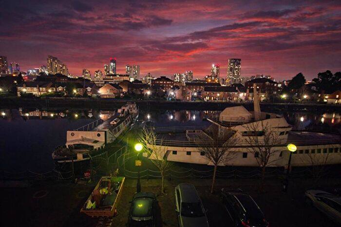 Studio To Rent In Abito, Clippers Quay, M50