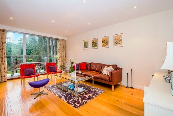 3 Bedroom Maisonette To Rent In Knole Wood, Devenish Road, SL5