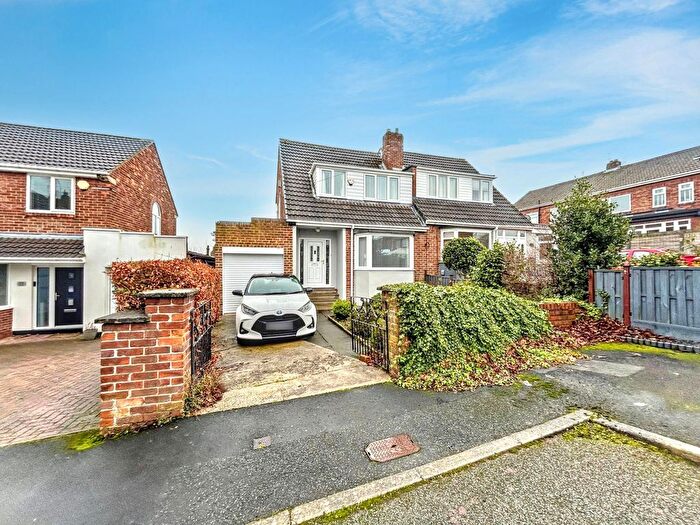 3 Bedroom Semi Detached House For Sale In Bracken Drive, Dunston, Gateshead, NE11