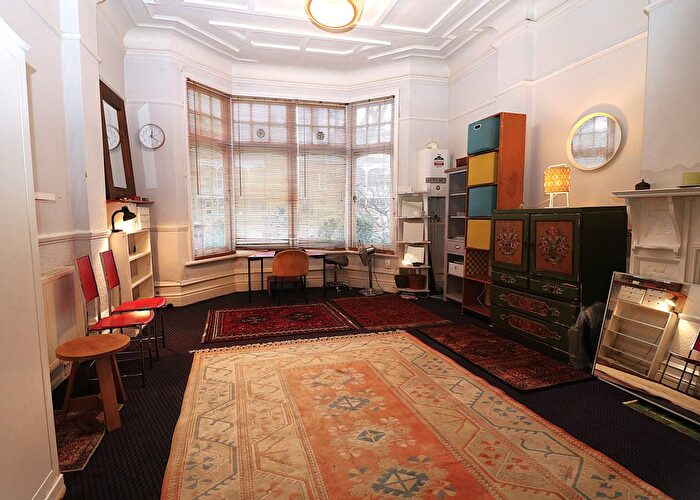 Semi Detached House To Rent In Queens Avenue, London, N10