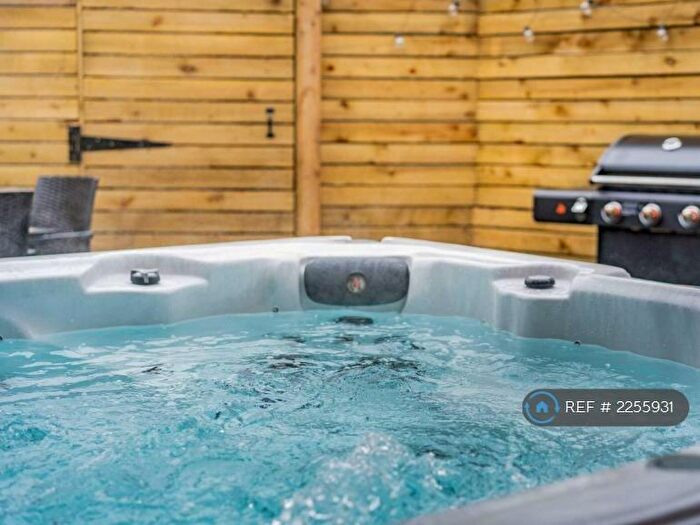 6 Bedroom Semi-Detached House To Rent In Ashley Road, Southport, PR9