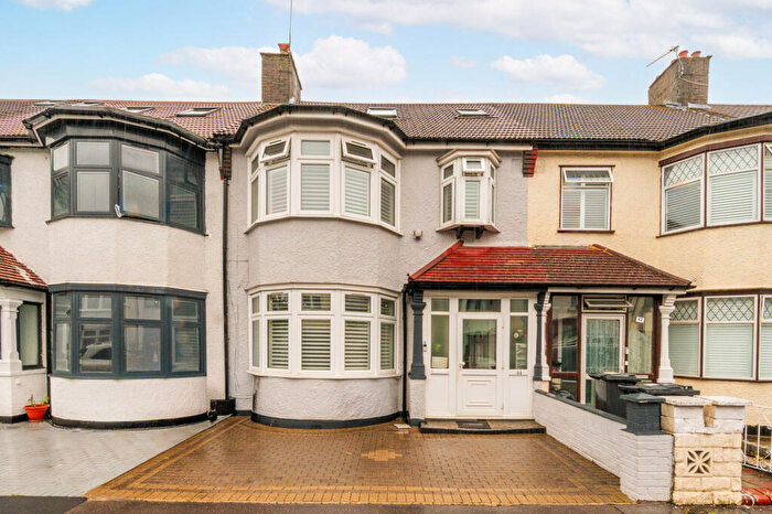 5 Bedroom End Of Terrace House For Sale In Fairlands Avenue, Thornton Heath, CR7