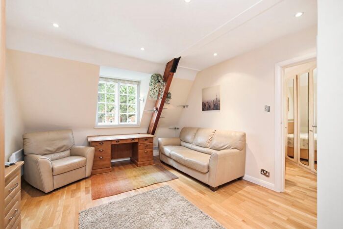 1 Bedroom Flat To Rent In Collingham Gardens, South Kensington, London, SW5