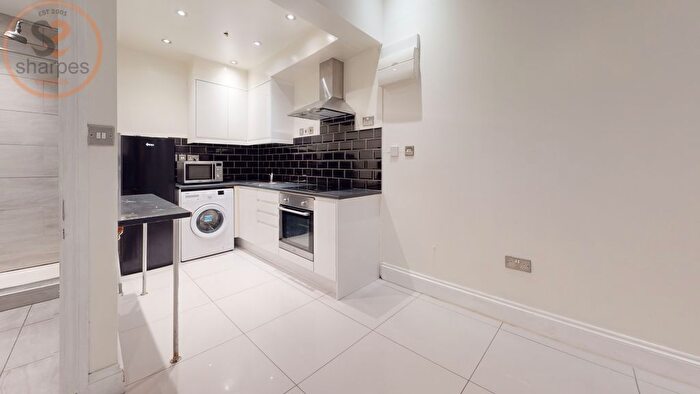 Studio To Rent In Farewell Place, Mitcham, Surrey, CR4