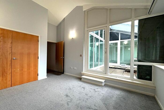 2 Bedroom Apartment To Rent In Grainstore, Canning Town, E16