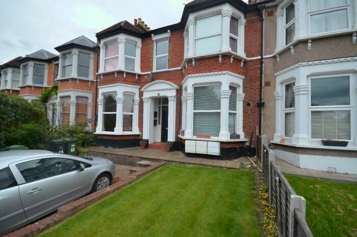 1 Bedroom Flat To Rent In Wellmeadow Road, Catford, London, SE6