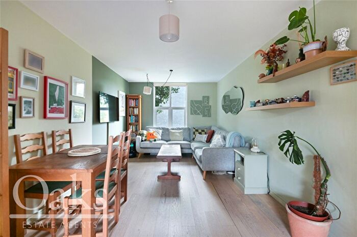 1 Bedroom Flat For Sale In Brabourne Close, Crystal Palace, SE19