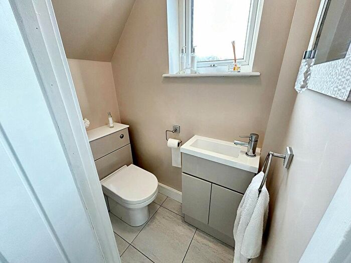 3 Bedroom Detached House For Sale In Courtfield Close, Rogerstone, NP10