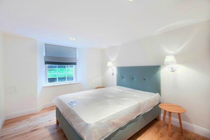 2 Bedroom Apartment To Rent In / Hamilton Place, Stockbridge, Edinburgh, EH3
