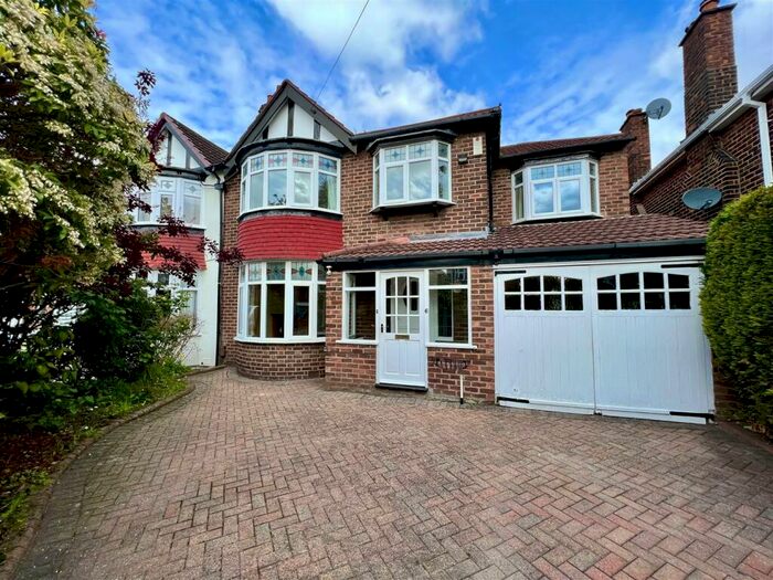 4 Bedroom Semi-Detached House To Rent In Hayling Road, Sale, M33