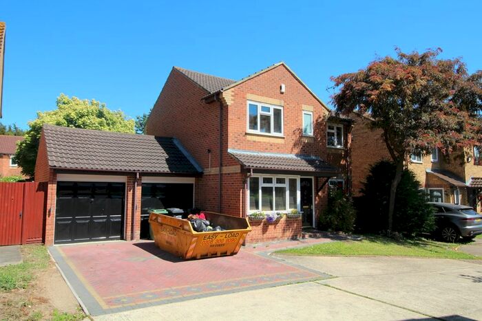 4 Bedroom Detached House To Rent In Sayer Close, Greenhithe, DA9