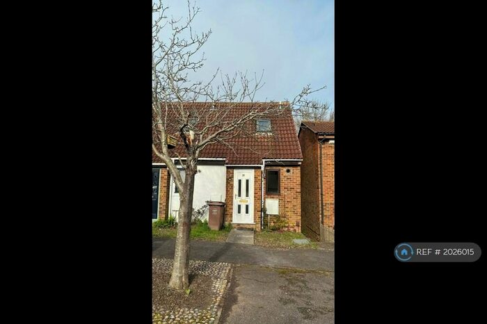 1 Bedroom End Of Terrace House To Rent In Flamingo Close, Chatham, ME5