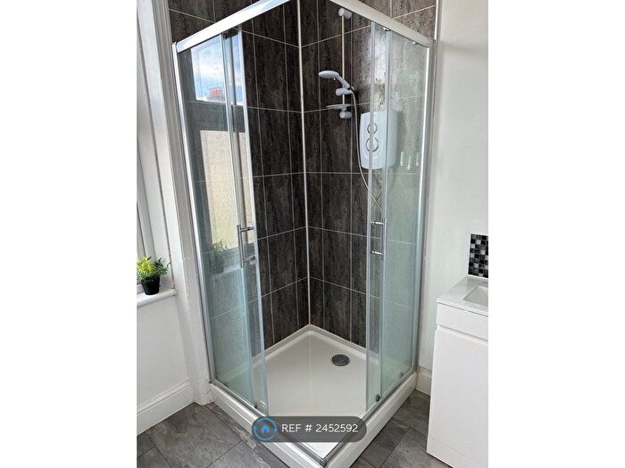 1 Bedroom Flat To Rent In Station Road, London, N3