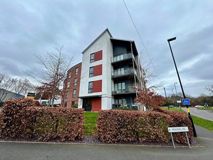 2 Bedroom Flat To Rent In Frogmill Road, Birmingham, West Midlands, B31